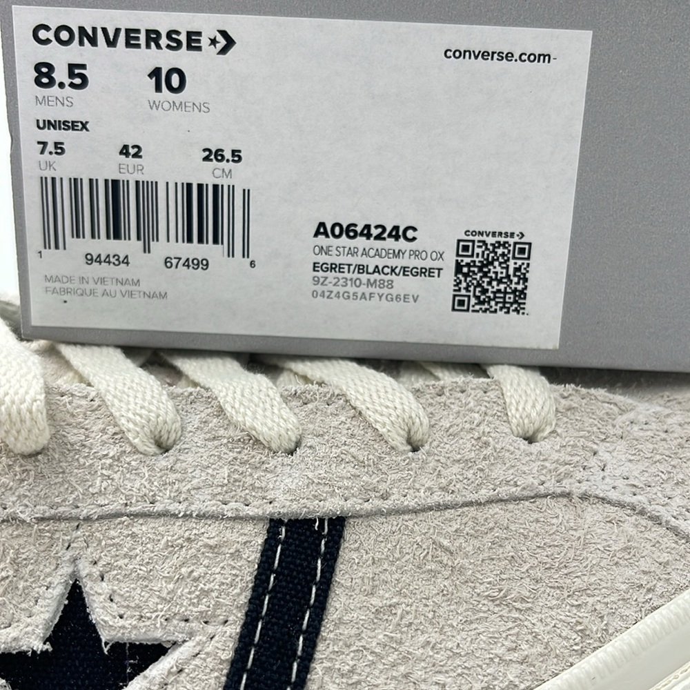 Converse WMNS Suede Sneakers A06424C
ONE STAR ACADEMY PRO OX EGRET/BLACK - Picture 16 of 16